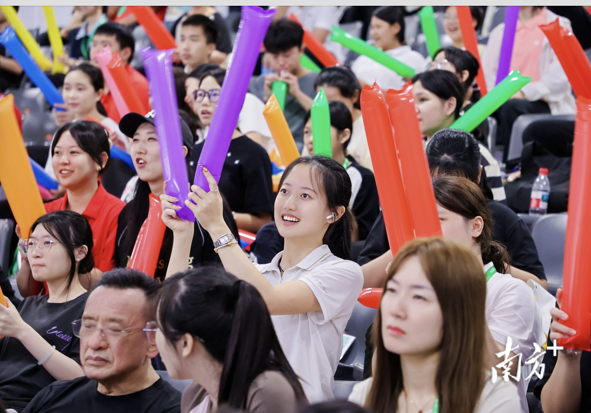 硬件条件完, 击馆的场馆, 成为赛事服