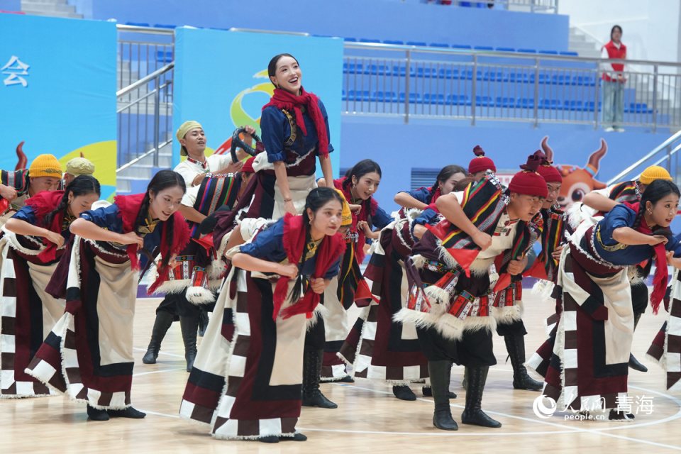 OsyuK, jUEpb, 赛牦牛比赛 OsyuK, jUEpb, 赛牦牛比赛