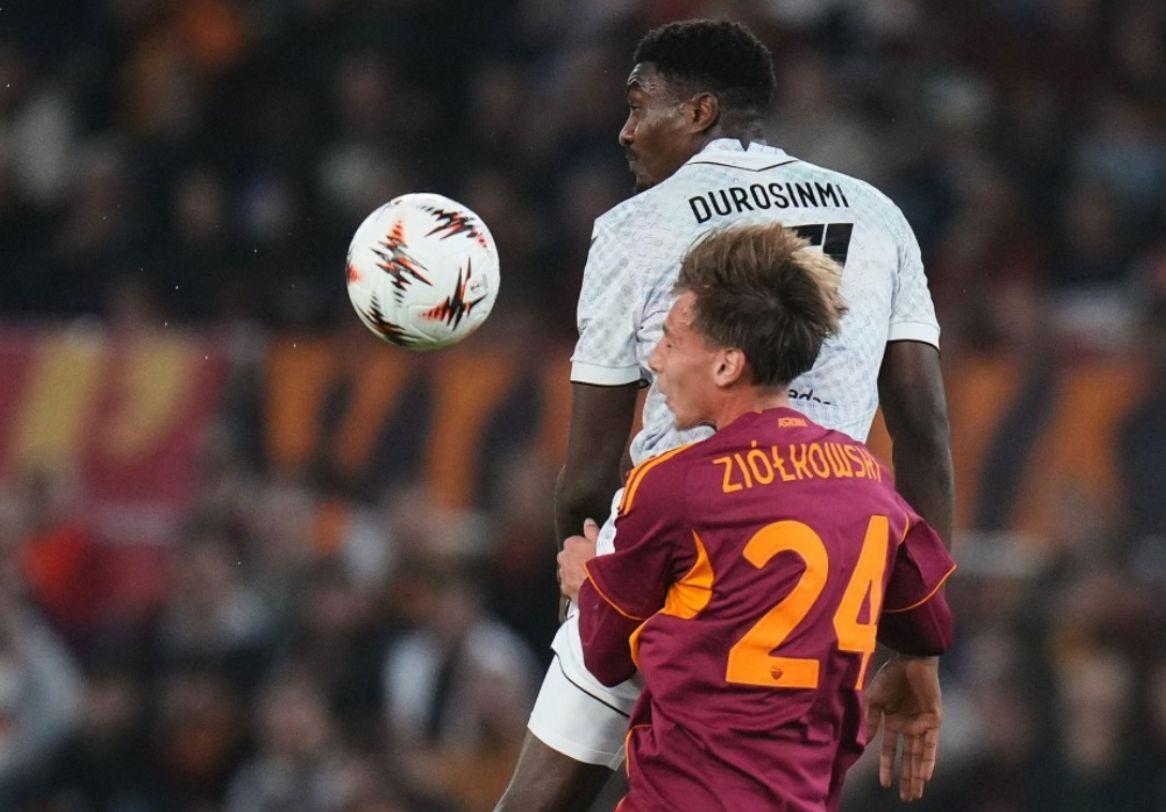 ue, 里昂, 排在积分榜 ue, 里昂, 排在积分榜