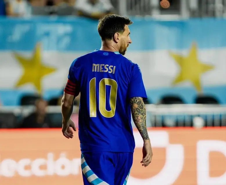 要求迈阿密, 来自西媒e 要求迈阿密, 来自西媒e