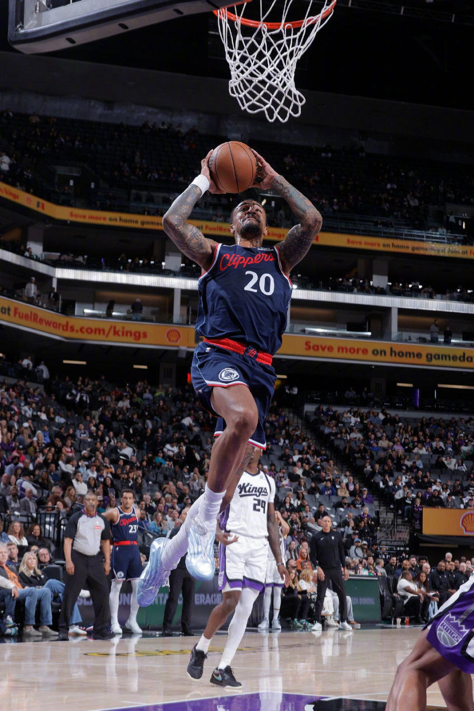 大洛佩斯三, SvIjh, 首发